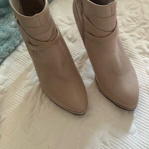 Women's Pointed Toe Ankle Boots in Beige